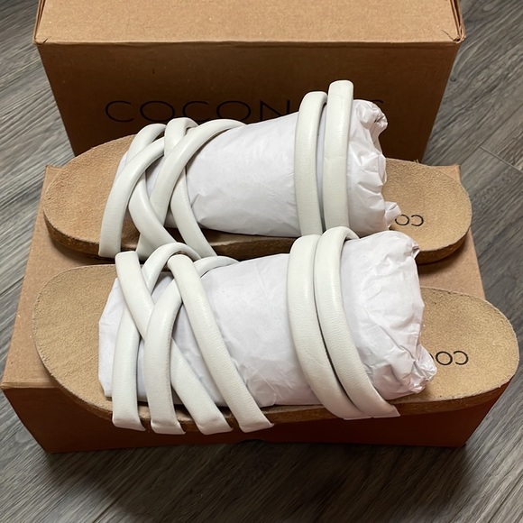 Coconut by Matisse-Leather Sandals - Picture 3 of 6